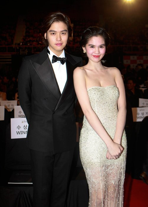 Ngọc Trinh đẹp hút hồn trong những bộ đầm sexy, bắt mắt.