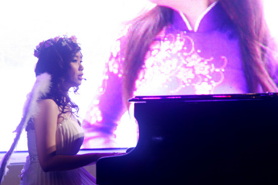 Giải nhất tài năng Nguyễn Thùy Linh đem đến đêm Chung kết tiếng đàn piano lãng mạn