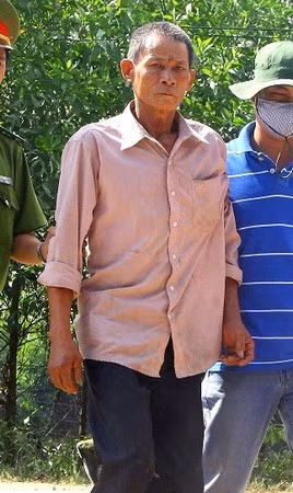 Đối tượng Trần Ngọc Thanh bị đưa về cơ quan Công an. Đối tượng Trần Ngọc Thanh bị đưa về cơ quan Công an