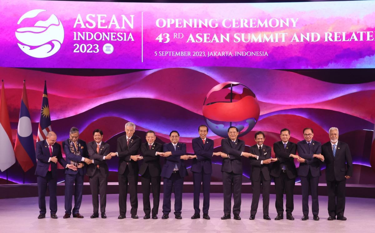 Các nhà Lãnh đạo ASEAN chụp ảnh tại Lễ khai mạc Hội nghị Cấp cao ASEAN 43. Ảnh: Dương Giang Các nhà Lãnh đạo ASEAN chụp ảnh tại Lễ khai mạc Hội nghị Cấp cao ASEAN 43. Ảnh: Dương Giang