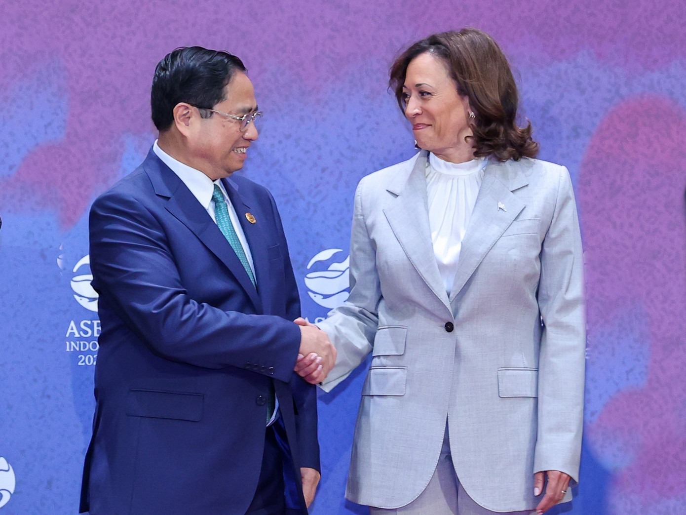 Thủ tướng Phạm Minh Chính gặp Phó Tổng thống Mỹ Kamala Harris. Thủ tướng Phạm Minh Chính gặp Phó Tổng thống Mỹ Kamala Harris.