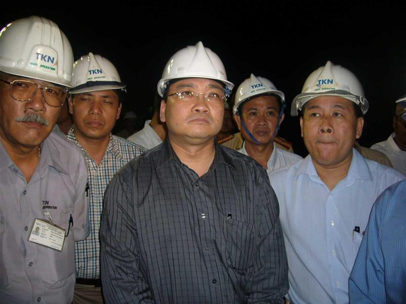 Phó Thủ tướng Hoàng Trung Hải : Phải làm việc suốt đêm với tinh thần cứu người là trên hết. Ảnh : Hữu Quang Phó Thủ tướng Hoàng Trung Hải : Phải làm việc suốt đêm với tinh thần cứu người là trên hết. Ảnh : Hữu Quang