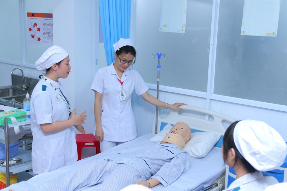 Sinh viên Trường CĐ Đại Việt Sài Gòn trong giờ học thực hành