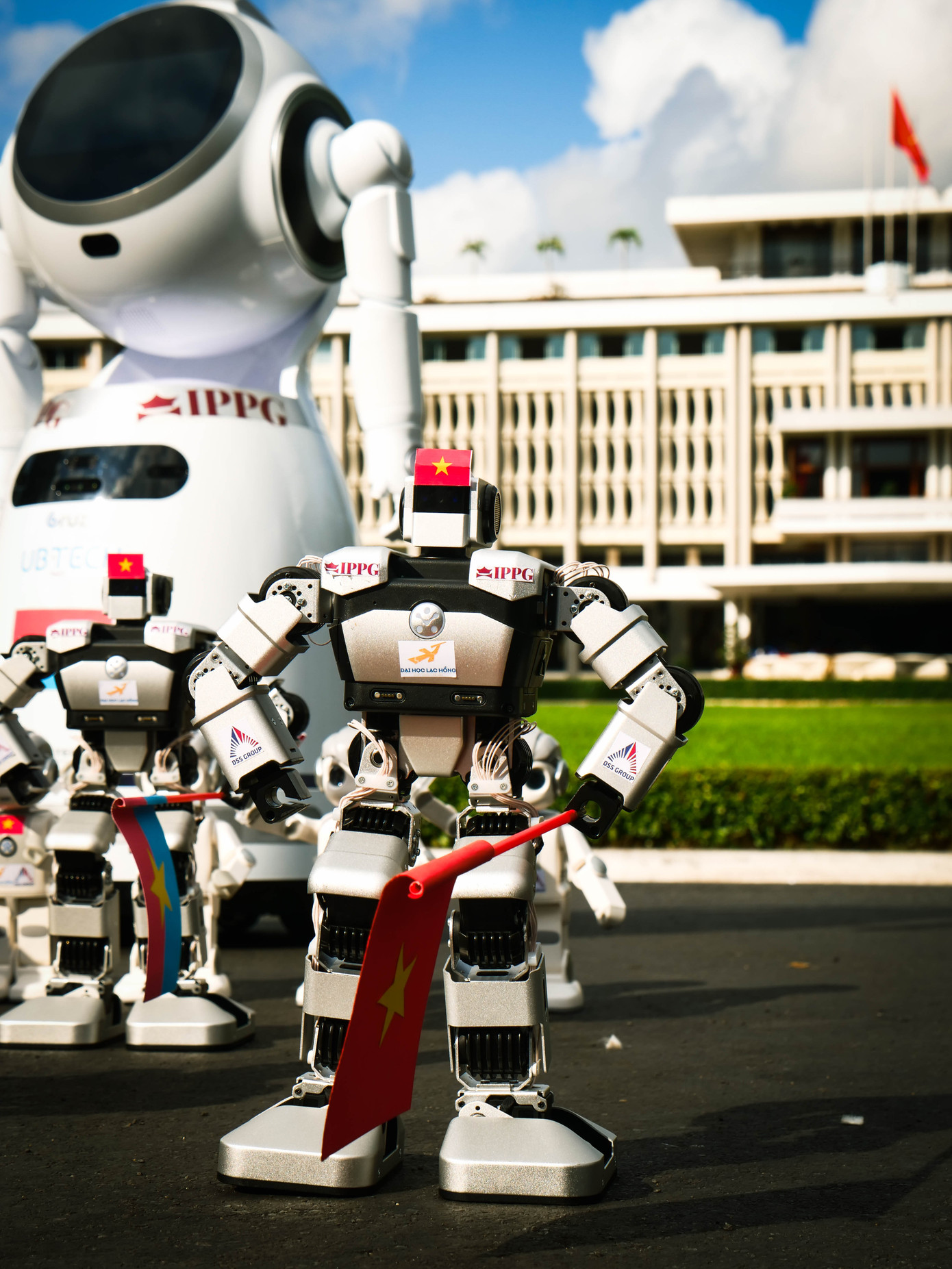 Các buổi trình diễn đã được tổ chức tại Trung tâm hội nghị và tổ chức sự kiện tỉnh Đồng Nai, Dinh Độc lập (TPHCM) trong tháng 4 nhân dịp kỷ niệm Ngày giải phóng miền Nam, thống nhất đất nước (30/4/1975 - 30/4/2024).