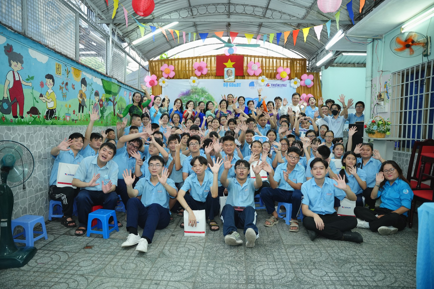 Chương trình Chia sẻ thầy cô năm 2024 giao lưu với cô trò Trường Chuyên biệt Hy vọng Bình Thạnh Chương trình Chia sẻ thầy cô năm 2024 giao lưu với cô trò Trường Chuyên biệt Hy vọng Bình Thạnh