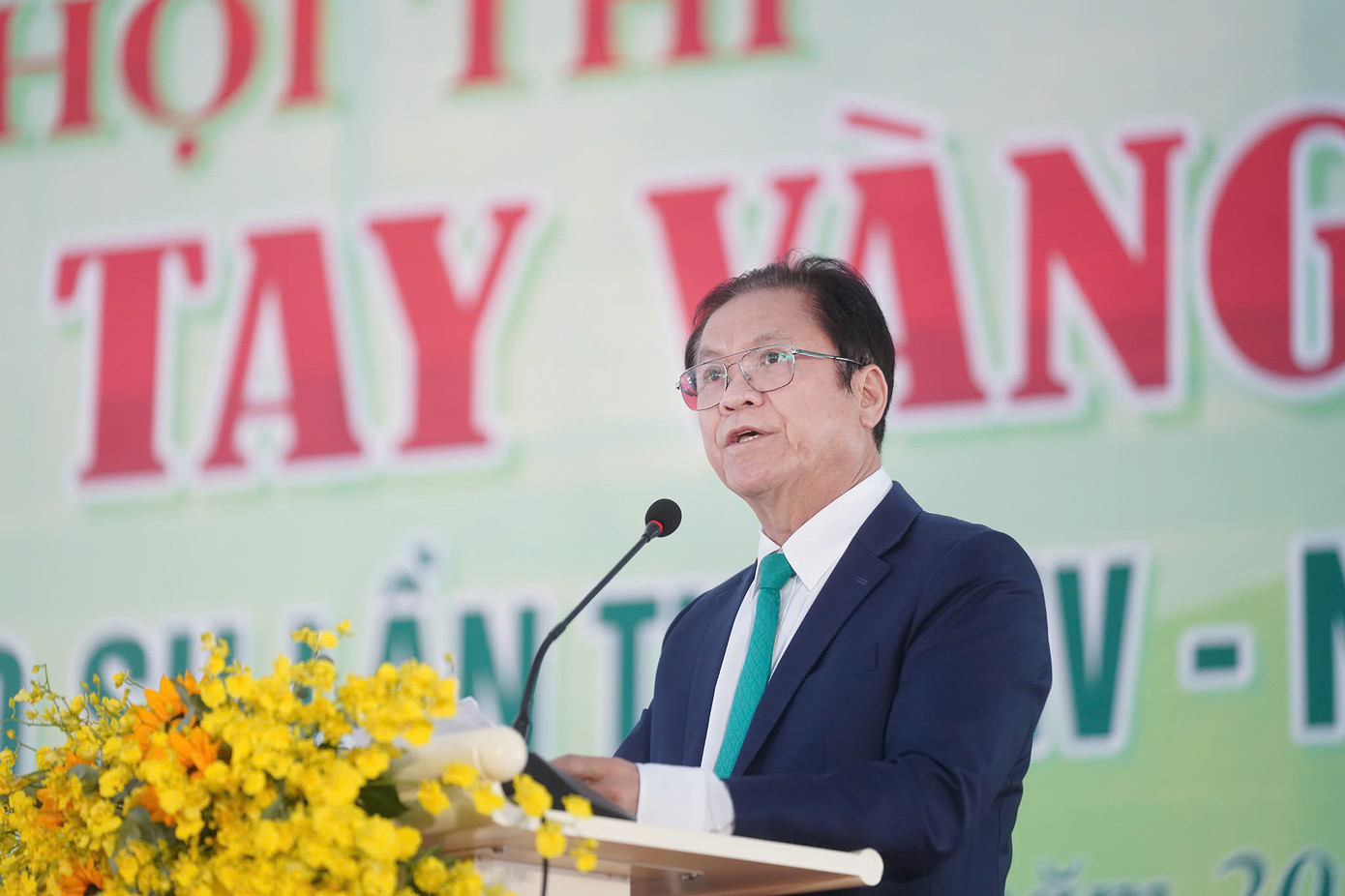 Ông Lê Thanh Hưng – Phó Bí thư Đảng ủy, TGĐ Tập đoàn Công nghiệp Cao su Việt Nam phát biểu khai mạc Hội thi (ảnh: Phạm Nguyễn) Ông Lê Thanh Hưng – Phó Bí thư Đảng ủy, TGĐ Tập đoàn Công nghiệp Cao su Việt Nam phát biểu khai mạc Hội thi (ảnh: Phạm Nguyễn)