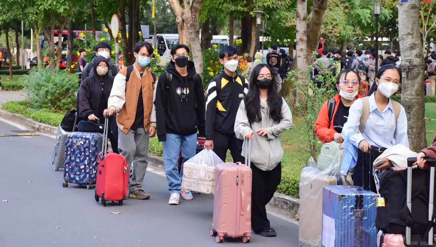 Sinh viên chuẩn bị về quê đón tết trên các chuyến xe miễn phí năm 2024 Sinh viên chuẩn bị về quê đón tết trên các chuyến xe miễn phí năm 2024