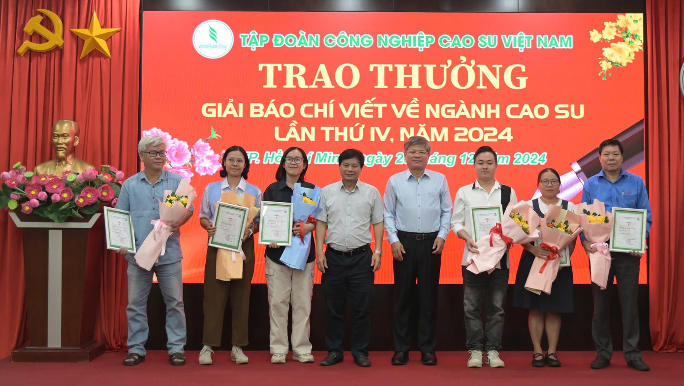 Các tác giả đạt giải viết về ngành Cao su Việt Nam năm 2024 Các tác giả đạt giải viết về ngành Cao su Việt Nam năm 2024