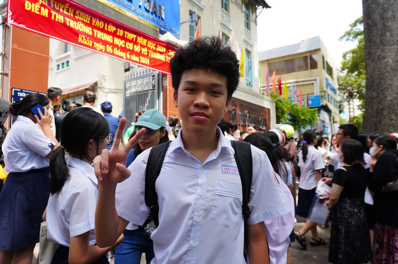 Thí sinh hào hứng sau môn thi Ngữ Văn Thí sinh hào hứng sau môn thi Ngữ Văn