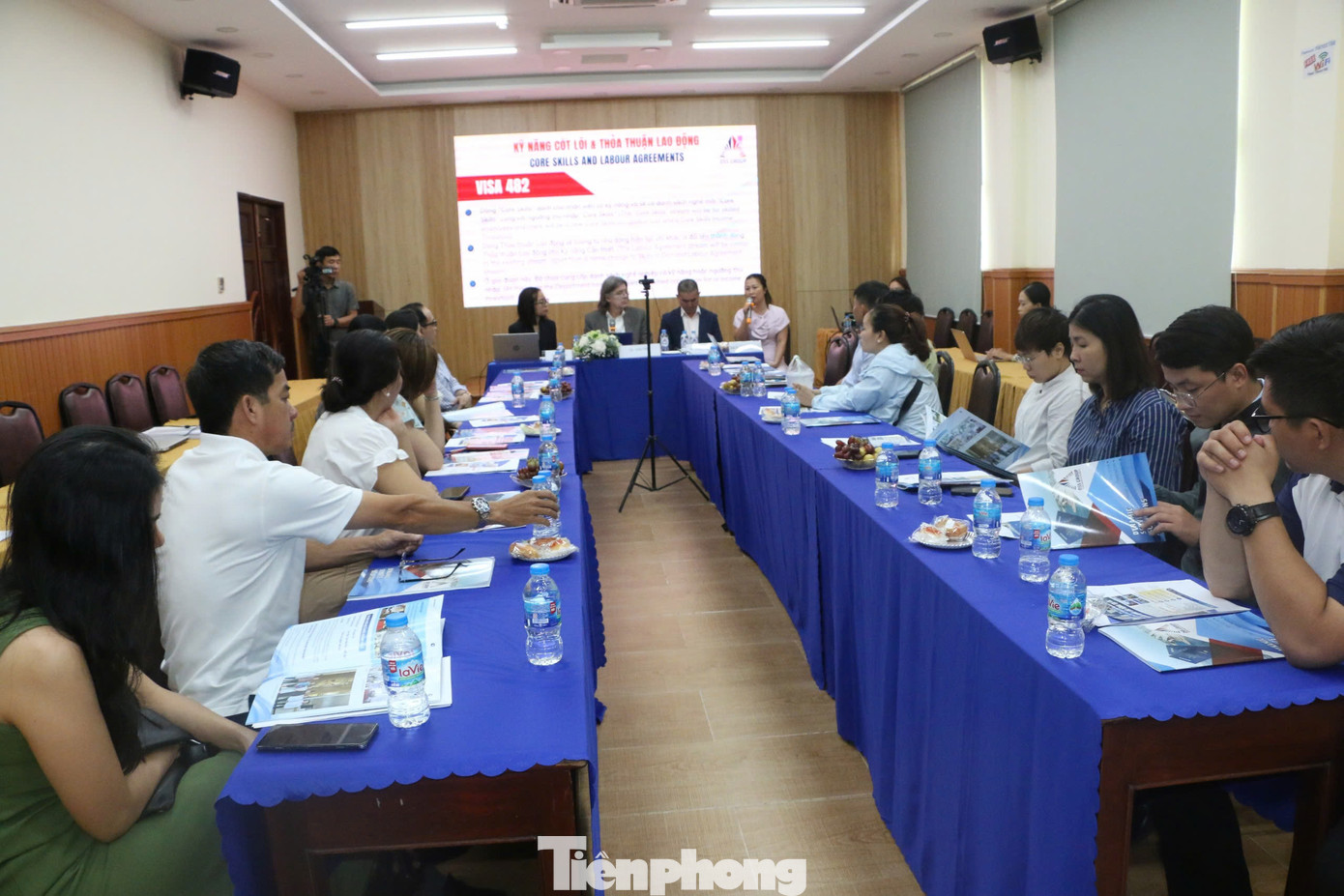 Buổi tọa đàm diễn ra với nhiều khách hàng tham dự