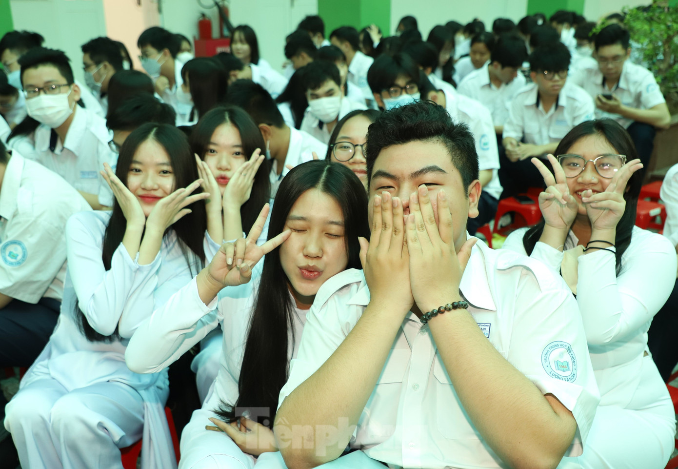 Học sinh hào hứng tham gia chương trình "Hỗ trợ tâm lý học đường - Đưa chuyên gia đến với trường học" sáng ngày 26/2 (Ảnh: Ngô Tùng)