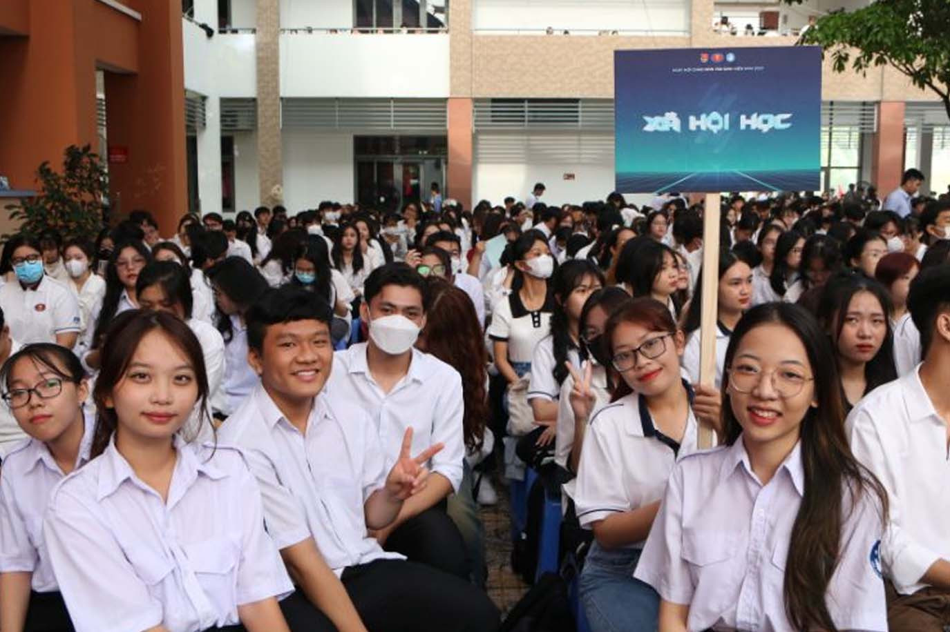 Sinh viên Trường ĐH Khoa học Xã hội và Nhân văn TPHCM tại buổi khai giảng năm học 2023 -2024