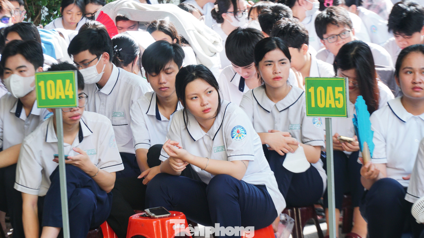 Thí sinh TPHCM sắp bước vào "cuộc đua" tranh suất vào lớp 10 (ảnh: Nguyễn Dũng) Thí sinh TPHCM sắp bước vào "cuộc đua" tranh suất vào lớp 10 (ảnh: Nguyễn Dũng)