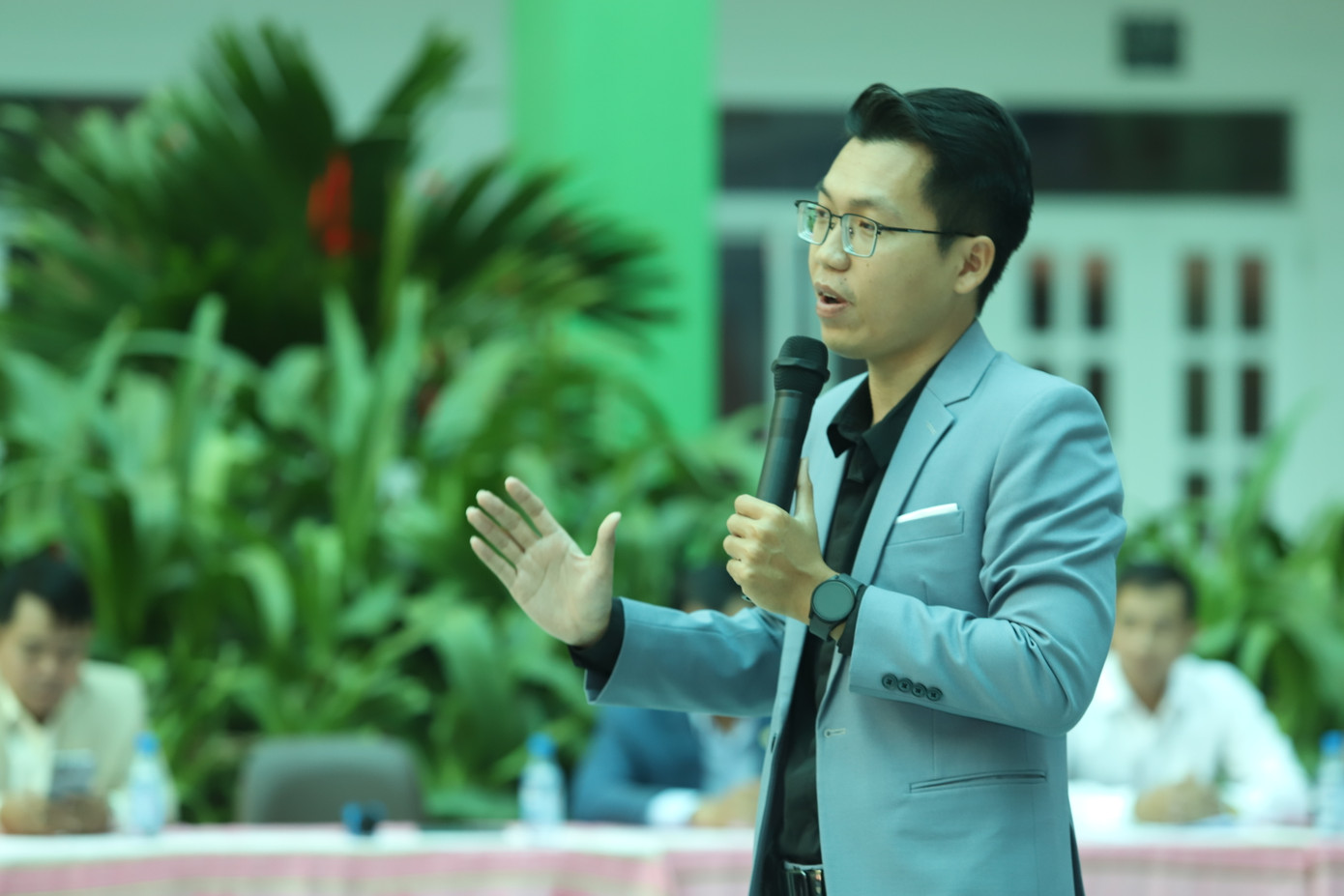 Thạc sĩ Tâm lý Phạm Đình Khanh - giảng viên, chuyên viên tham vấn tâm lý trường ĐH Quốc tế Hồng Bàng chia sẻ những bí quyết để học sinh thoát khỏi overthinking (Ảnh: Ngô Tùng)