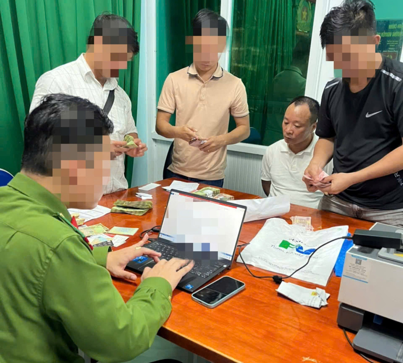 Hoàng Văn Thảo lúc bị bắt. Hoàng Văn Thảo lúc bị bắt.