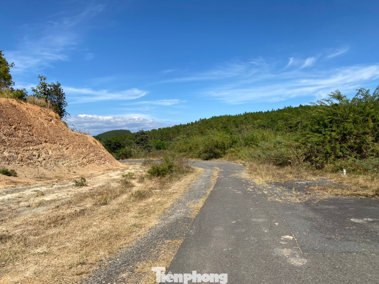 Ngày 2/1, Cục Cảnh sát điều tra tội phạm về tham nhũng kinh tế buôn lậu (C03), Bộ Công an đã ra quyết định khởi tố bị can, lệnh bắt bị can để tạm giam, lệnh khám xét đối với Chủ tịch UBND tỉnh Lâm Đồng Trần Văn Hiệp về tội "Đưa, nhận hối lộ và Lợi dụng chức vụ, quyền hạn trong khi thi hành công vụ". Ông Hiệp bị bắt vì hành vi nhận hối lộ liên quan đến dự án Khu đô thị thương mại du lịch nghỉ dưỡng sinh thái Đại Ninh.