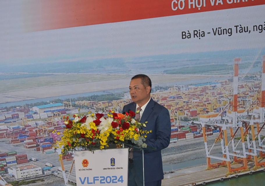 Ông Nguyễn Anh Sơn - Cục trưởng Cục Xuất nhập khẩu Bộ Công Thương - phát biểu khai mạc diễn đàn. Ông Nguyễn Anh Sơn - Cục trưởng Cục Xuất nhập khẩu Bộ Công Thương - phát biểu khai mạc diễn đàn.