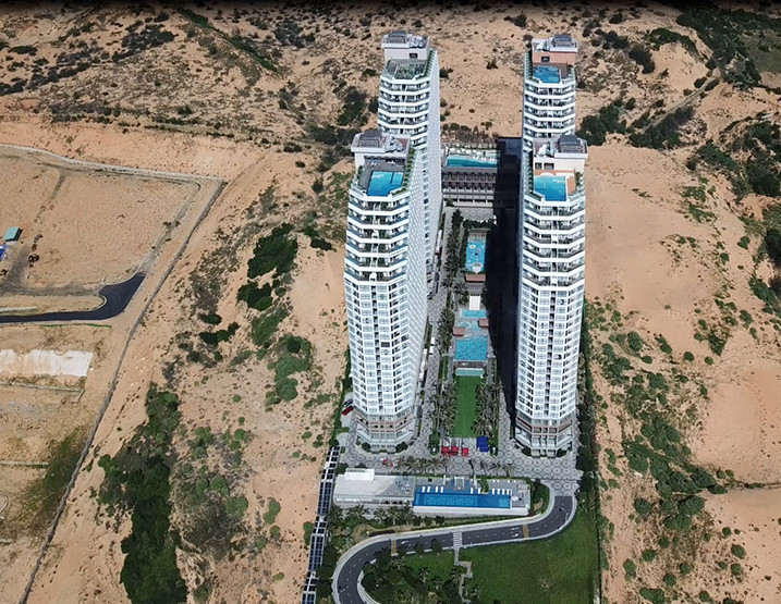 Khách sạn Apec Mandala Chăm Bay Mũi Né cao 27 tầng, nằm ở TP. Phan Thiết, tỉnh Bình Thuận.