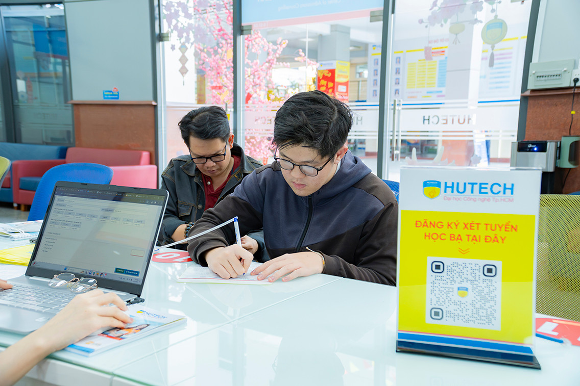 So với ngưỡng đảm bảo chất lượng đầu vào đã công bố, nhiều ngành ở HUTECH có mức điểm chuẩn tăng 1 - 2 điểm.