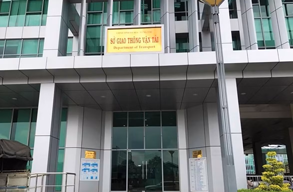 Sở Giao thông Vận tải tỉnh Bà Rịa-Vũng Tàu đã tổ chức họp cùng 6 cán bộ thanh tra có đơn xin nghỉ việc.