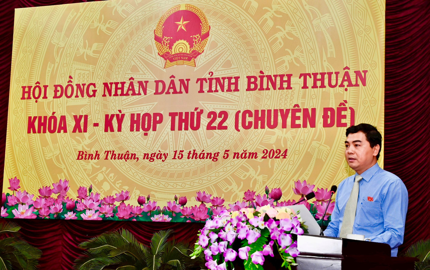Ông Nguyễn Hoài Anh - Bí thư Tỉnh ủy - Chủ tịch HĐND tỉnh Bình Thuận phát biểu khai mạc kỳ họp. Ảnh: Báo Bình Thuận Ông Nguyễn Hoài Anh - Bí thư Tỉnh ủy - Chủ tịch HĐND tỉnh Bình Thuận phát biểu khai mạc kỳ họp. Ảnh: Báo Bình Thuận