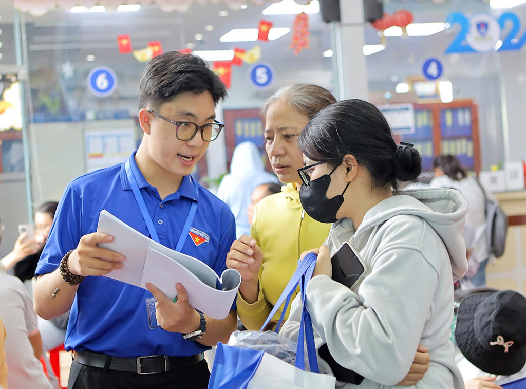 Trường ĐH Nguyễn Tất Thành sẵn sàng giải đáp tất cả các thắc mắc, giúp tân sinh viên có thêm nhiều thông tin hữu ích về các ngành đào tạo, phương thức xét tuyển. Trường ĐH Nguyễn Tất Thành sẵn sàng giải đáp tất cả các thắc mắc, giúp tân sinh viên có thêm nhiều thông tin hữu ích về các ngành đào tạo, phương thức xét tuyển.