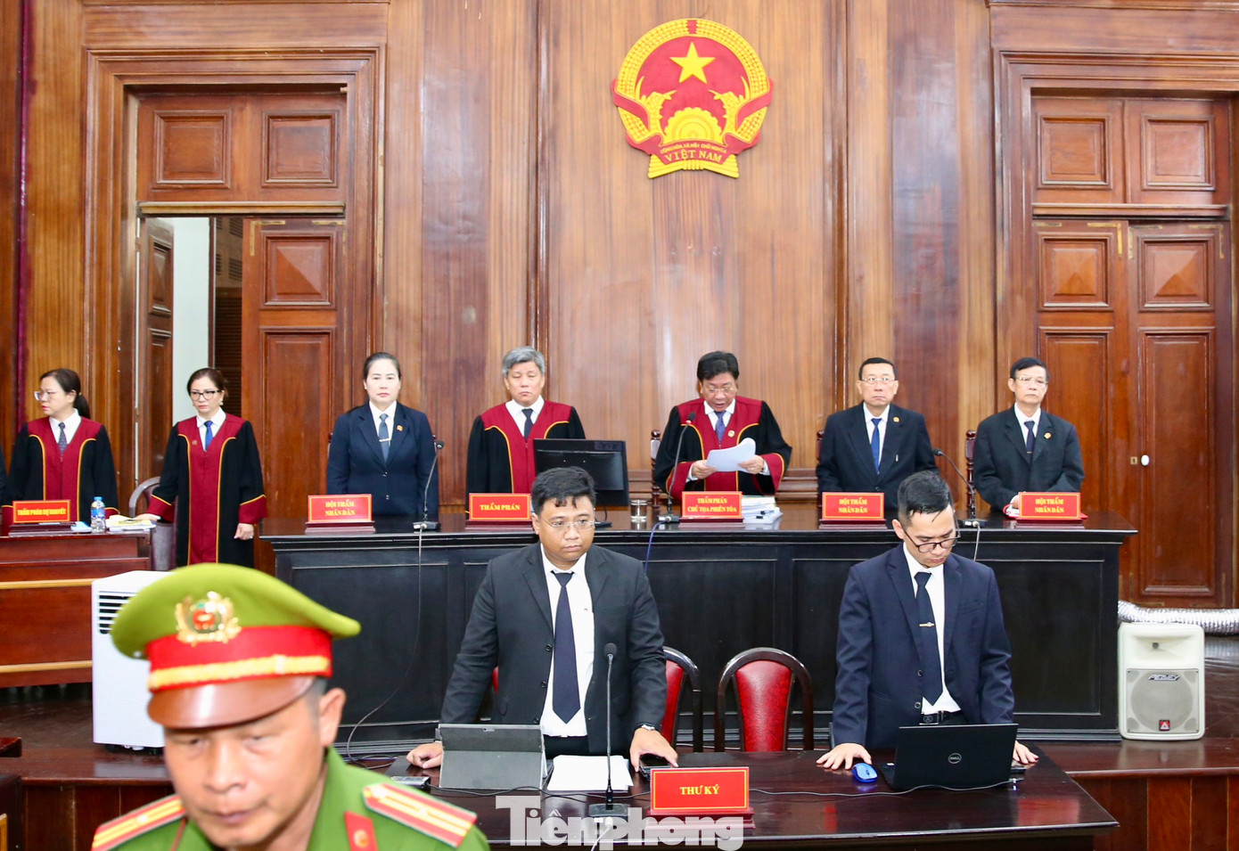 Phiên tòa do thẩm phán Phạm Lương Toản - Chánh tòa Hình sự TAND TPHCM làm chủ tọa.