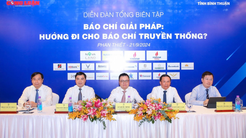 Đại biểu chủ trì diễn đàn Tổng Biên tập 2024 với chủ đề: “Báo chí giải pháp: Hướng đi cho báo chí truyền thống?”. Đại biểu chủ trì diễn đàn Tổng Biên tập 2024 với chủ đề: “Báo chí giải pháp: Hướng đi cho báo chí truyền thống?”.