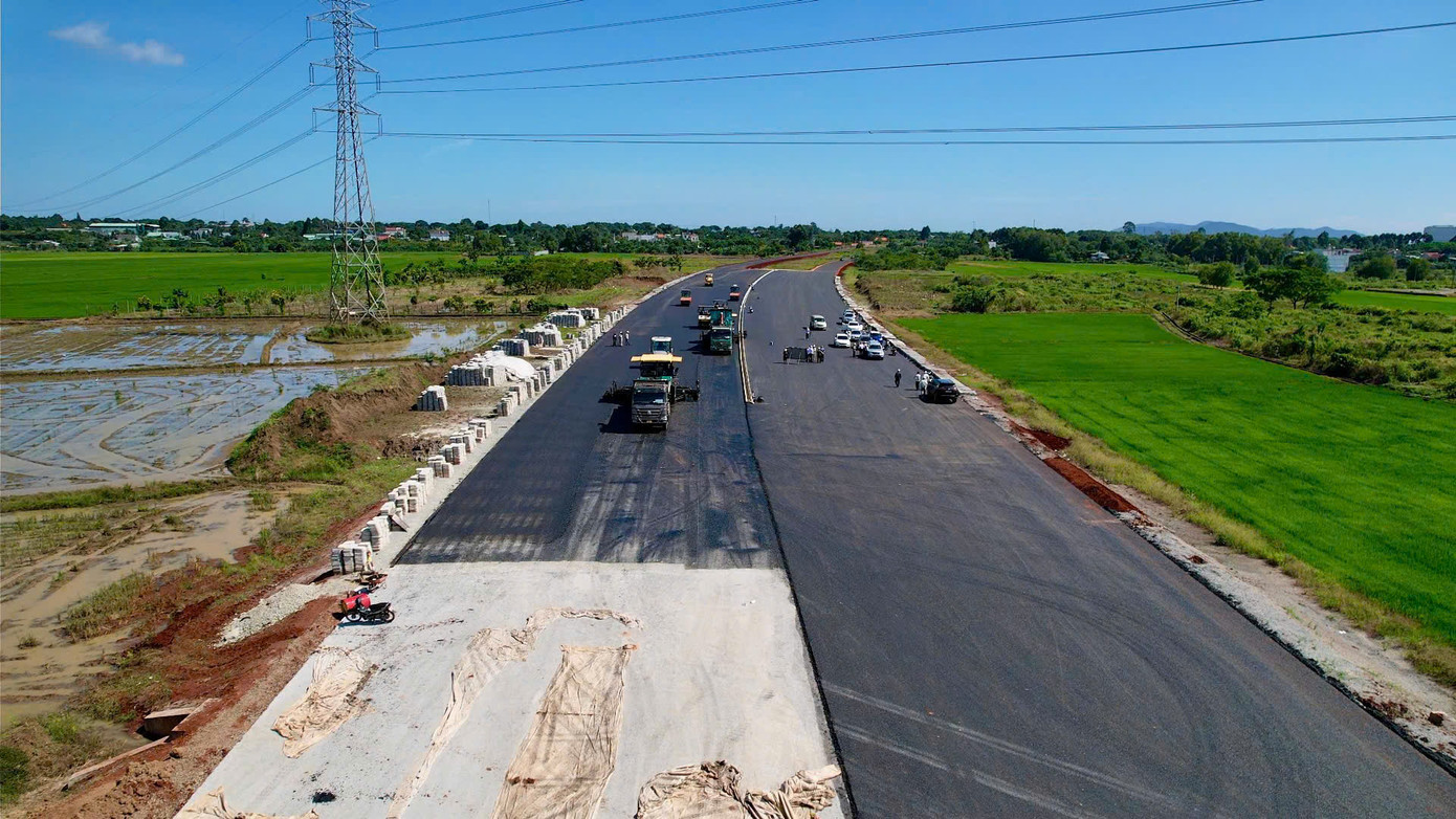 Cao tốc Biên Hòa - Vũng Tàu là một trong những tuyến cao tốc quan trọng được áp dụng cơ chế đặc thù theo nghị quyết của Quốc hội về các công trình trọng điểm quốc gia và chương trình phục hồi phát triển kinh tế xã hội. Cao tốc Biên Hòa - Vũng Tàu là một trong những tuyến cao tốc quan trọng được áp dụng cơ chế đặc thù theo nghị quyết của Quốc hội về các công trình trọng điểm quốc gia và chương trình phục hồi phát triển kinh tế xã hội.