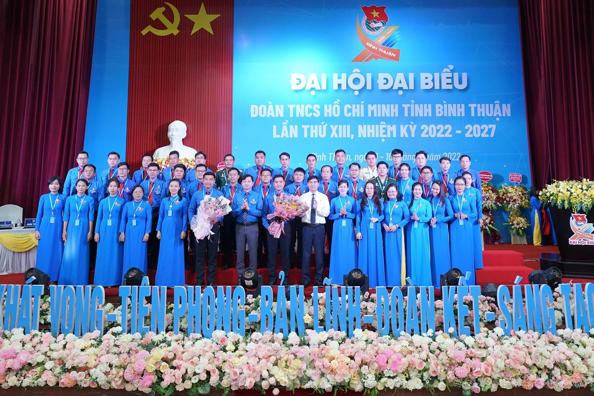 Tỉnh Đoàn Bình Thuận phối hợp với Ban Tổ chức Tỉnh ủy, Sở Nội vụ và các đơn vị có liên quan mở các lớp đào tạo, bồi dưỡng được xác định trong đề án này. Tỉnh Đoàn Bình Thuận phối hợp với Ban Tổ chức Tỉnh ủy, Sở Nội vụ và các đơn vị có liên quan mở các lớp đào tạo, bồi dưỡng được xác định trong đề án này.