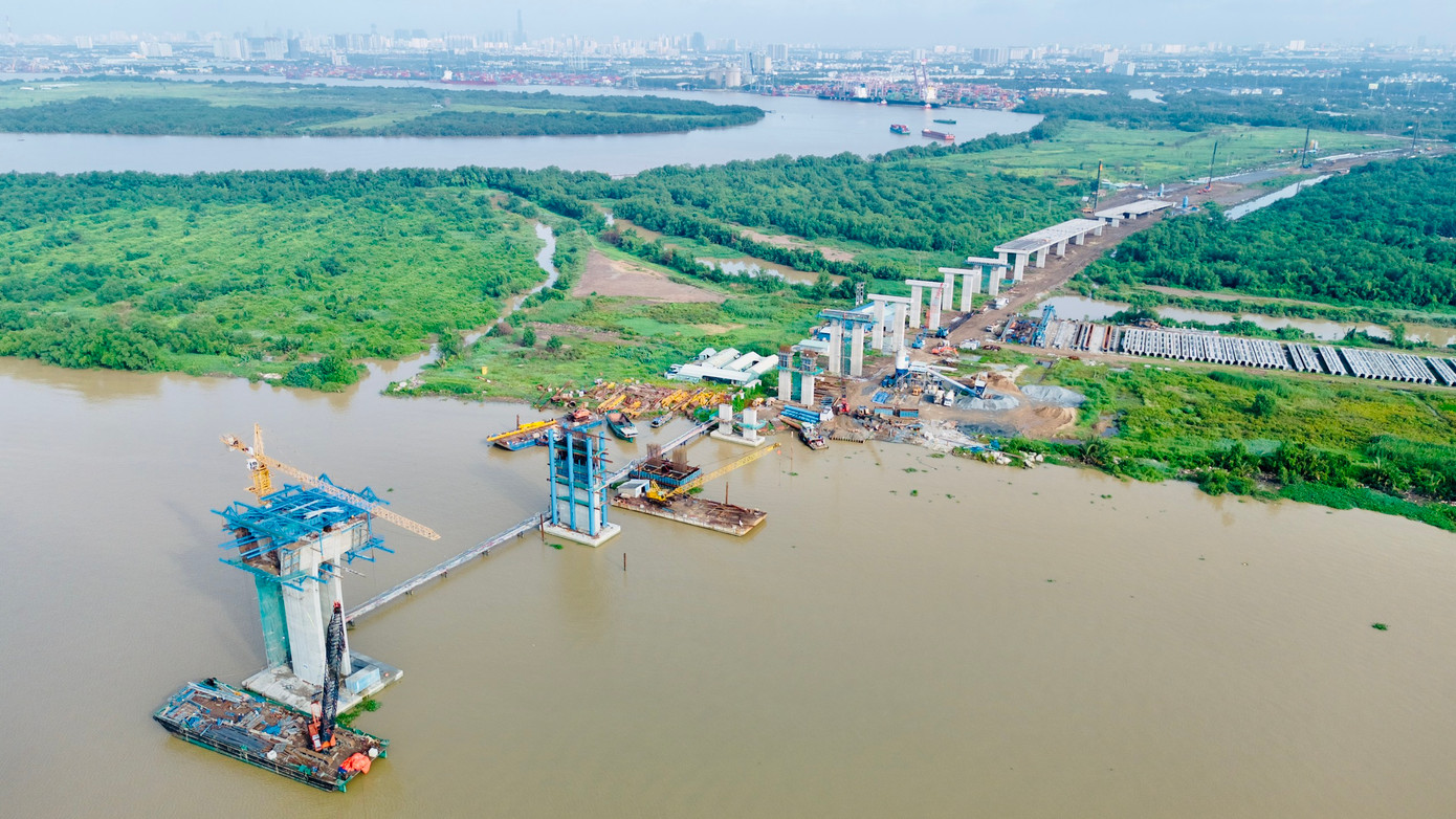 Cầu Nhơn Trạch là cầu có quy mô lớn nhất trên đường Vành đai 3 TPHCM, thuộc dự án thành phần 1A đoạn Tân Vạn - Nhơn Trạch (giai đoạn 1) thuộc đường Vành đai 3 TPHCM. Công trình dài 8,75km với tổng mức đầu tư hơn 6.955 tỷ đồng.