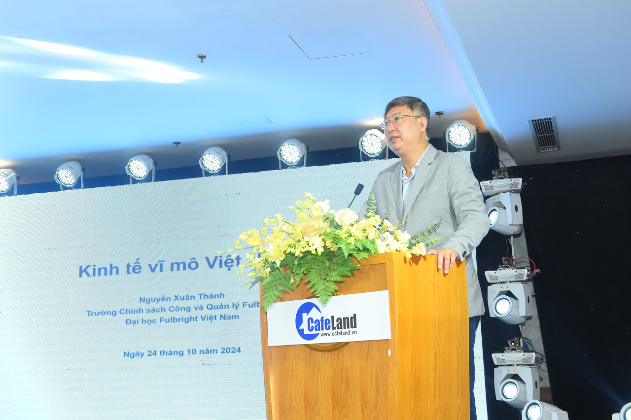 Ông Nguyễn Xuân Thành - giảng viên Đại học Fulbright. Ông Nguyễn Xuân Thành - giảng viên Đại học Fulbright.