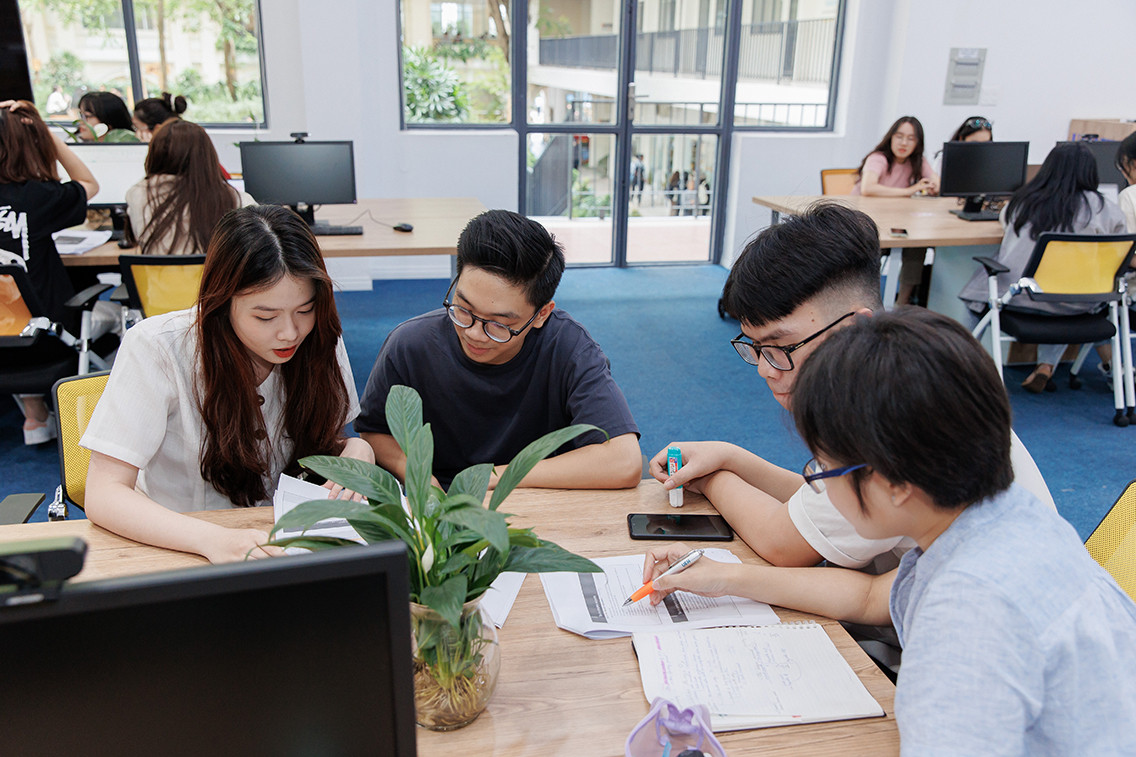 UEH Vĩnh Long sẽ tiếp tục xét tuyển bổ sung đối với các ngành học mới. UEH Vĩnh Long sẽ tiếp tục xét tuyển bổ sung đối với các ngành học mới.