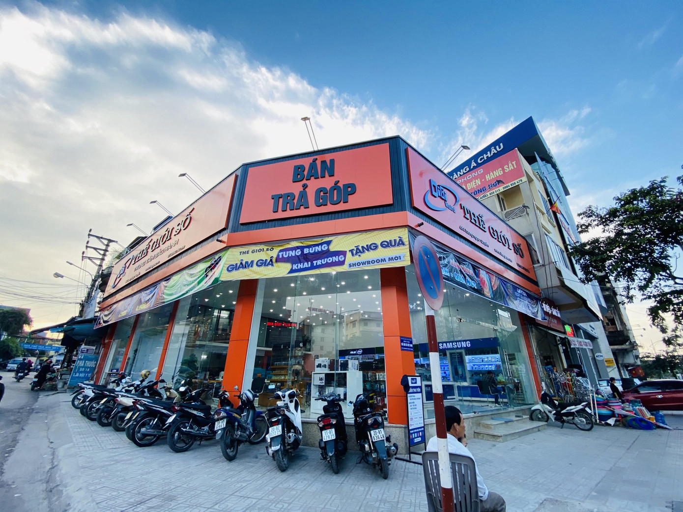 Nhân viên Công ty CP Thế giới số - Digiworld sẽ được mua cổ phiếu ESOP với giá ưu đãi, chỉ bằng 1/6 giá thị trường. Nhân viên Công ty CP Thế giới số - Digiworld sẽ được mua cổ phiếu ESOP với giá ưu đãi, chỉ bằng 1/6 giá thị trường.