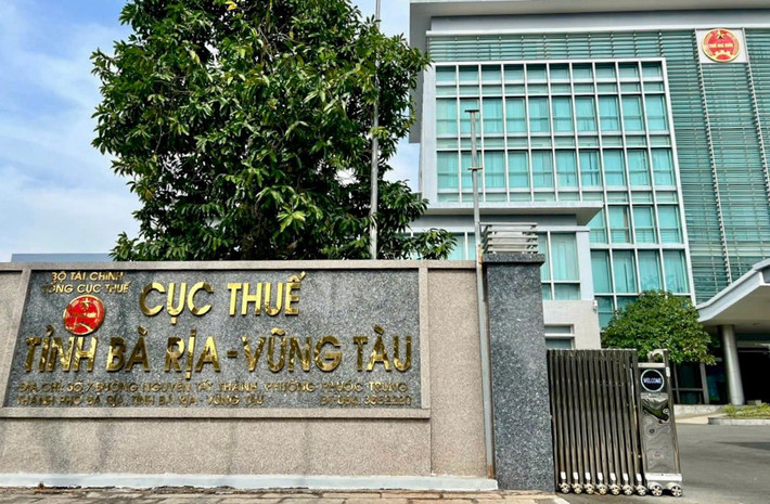 Các chi cục thuế thuộc Cục Thuế tỉnh Bà Rịa - Vũng Tàu liên tục phát thông báo tạm hoãn xuất cảnh.