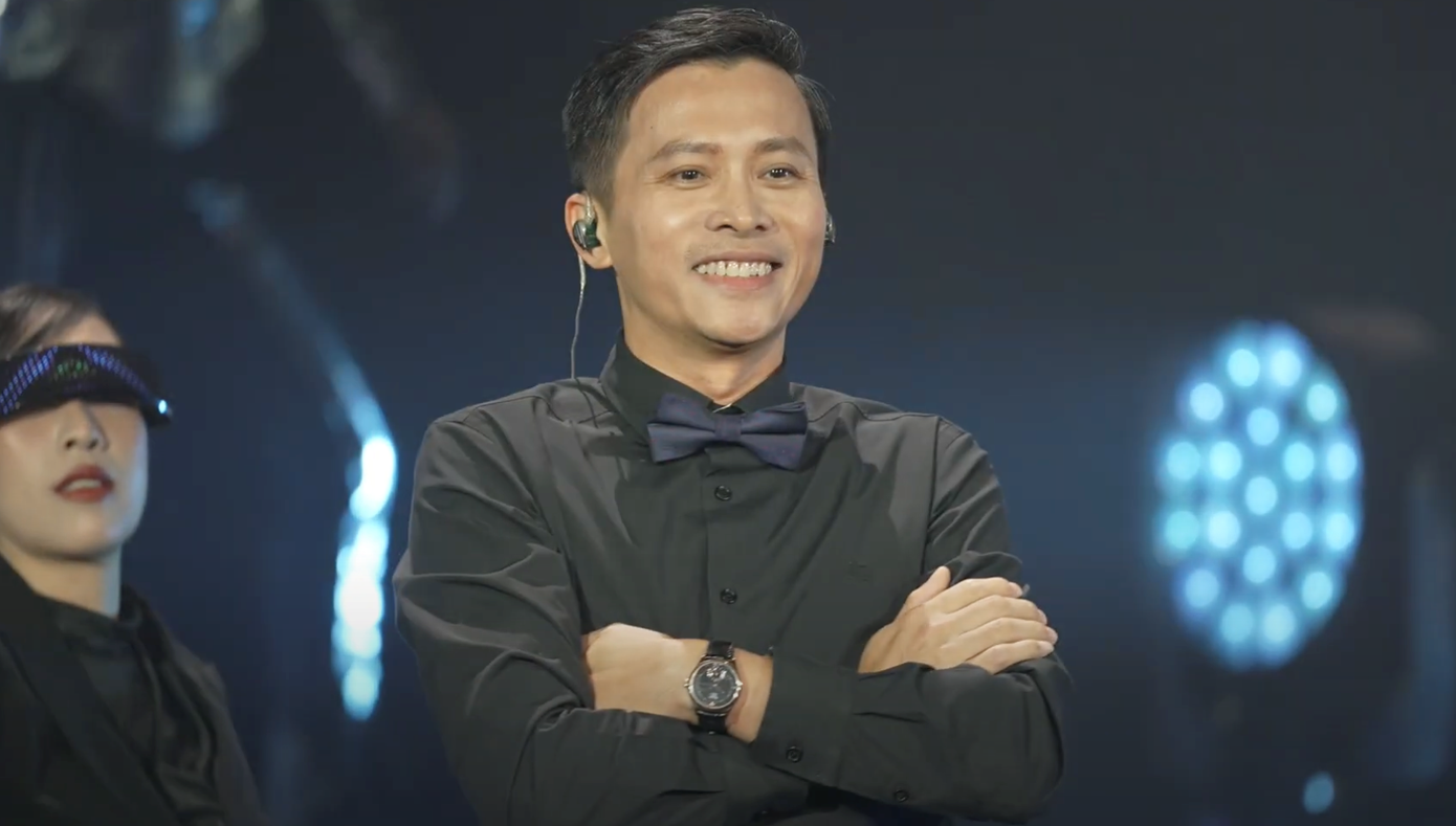 Tổng Giám đốc MB Phạm Như Ánh đã nối tiếp trào lưu, mang đến một màn trình diễn sôi động tại lễ kỷ niệm 30 năm thành lập MB.