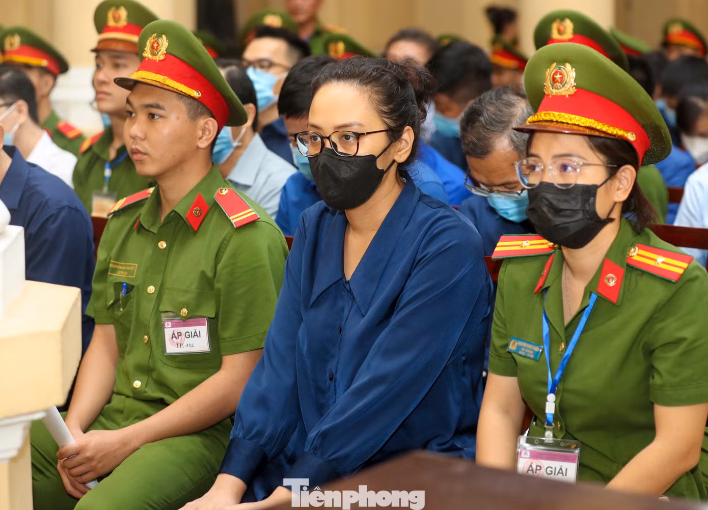 Gia đình các bị cáo Trương Mỹ Lan, Tạ Hùng Quốc Việt, Trần Văn Nghị và Trương Huệ Vân tự nguyện nộp để khắc phục hậu quả vụ án gần 119 tỷ đồng và 306.000 USD.