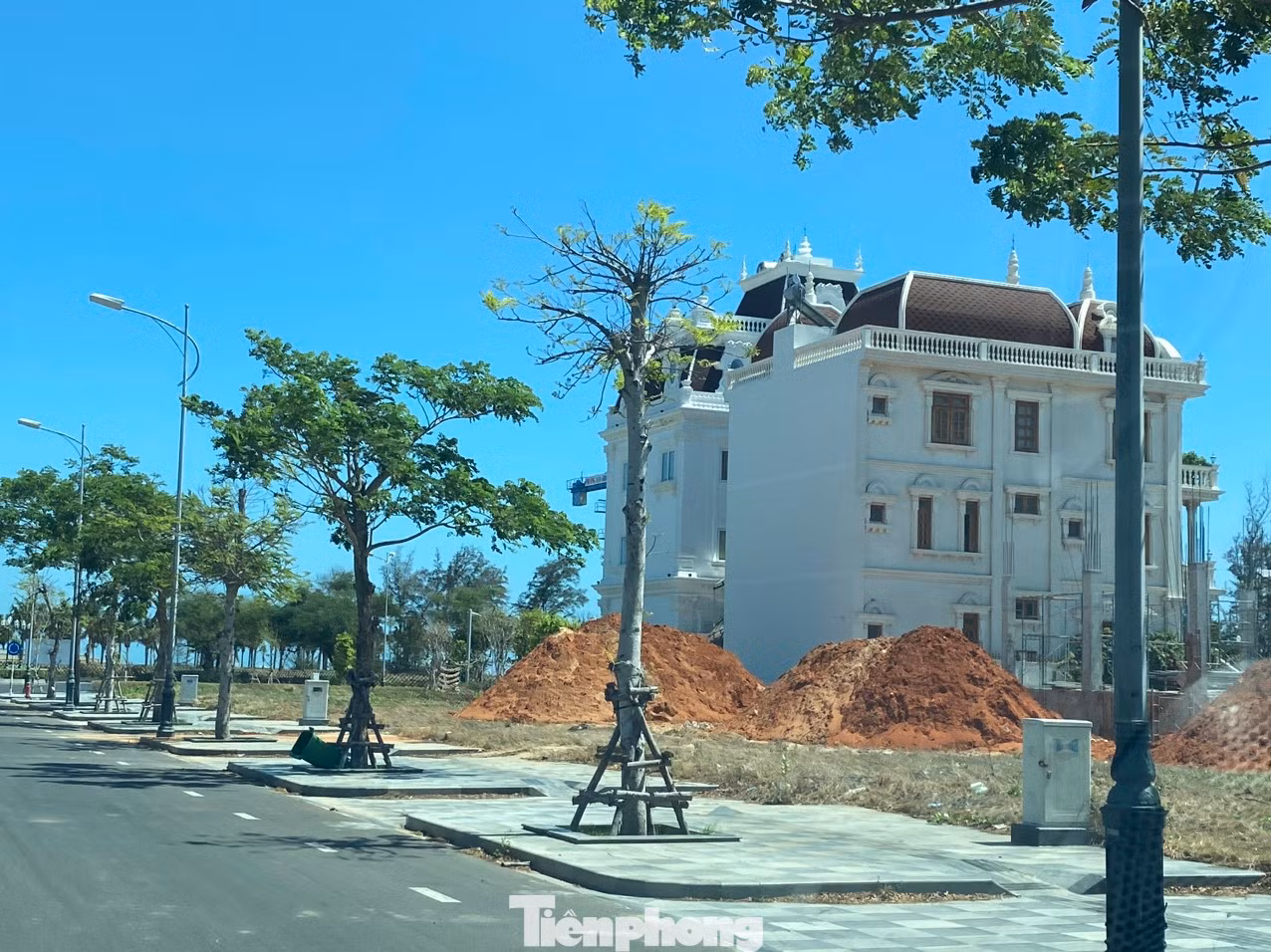 Cách tính giá đất như vậy mang lại lợi nhuận “kếch xù” cho Rạng Đông và làm thất thu ngân sách Nhà nước hàng nghìn tỷ đồng.