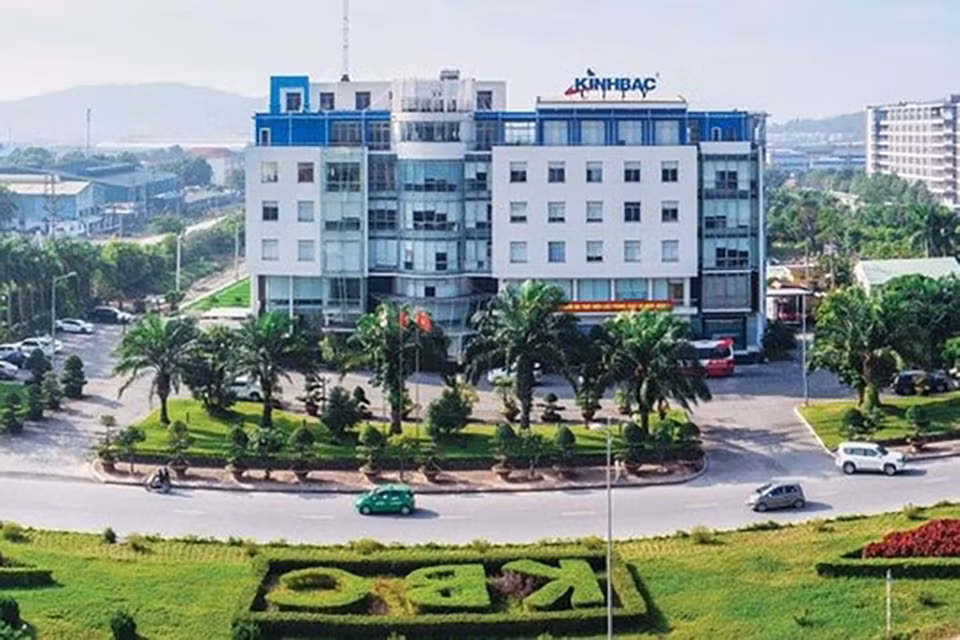 Chủ tịch Hội đồng quản trị Tổng công ty Phát triển Đô thị Kinh Bắc không chuyển nhượng cổ phiếu KBC như đã đăng ký. Chủ tịch Hội đồng quản trị Tổng công ty Phát triển Đô thị Kinh Bắc không chuyển nhượng cổ phiếu KBC như đã đăng ký.