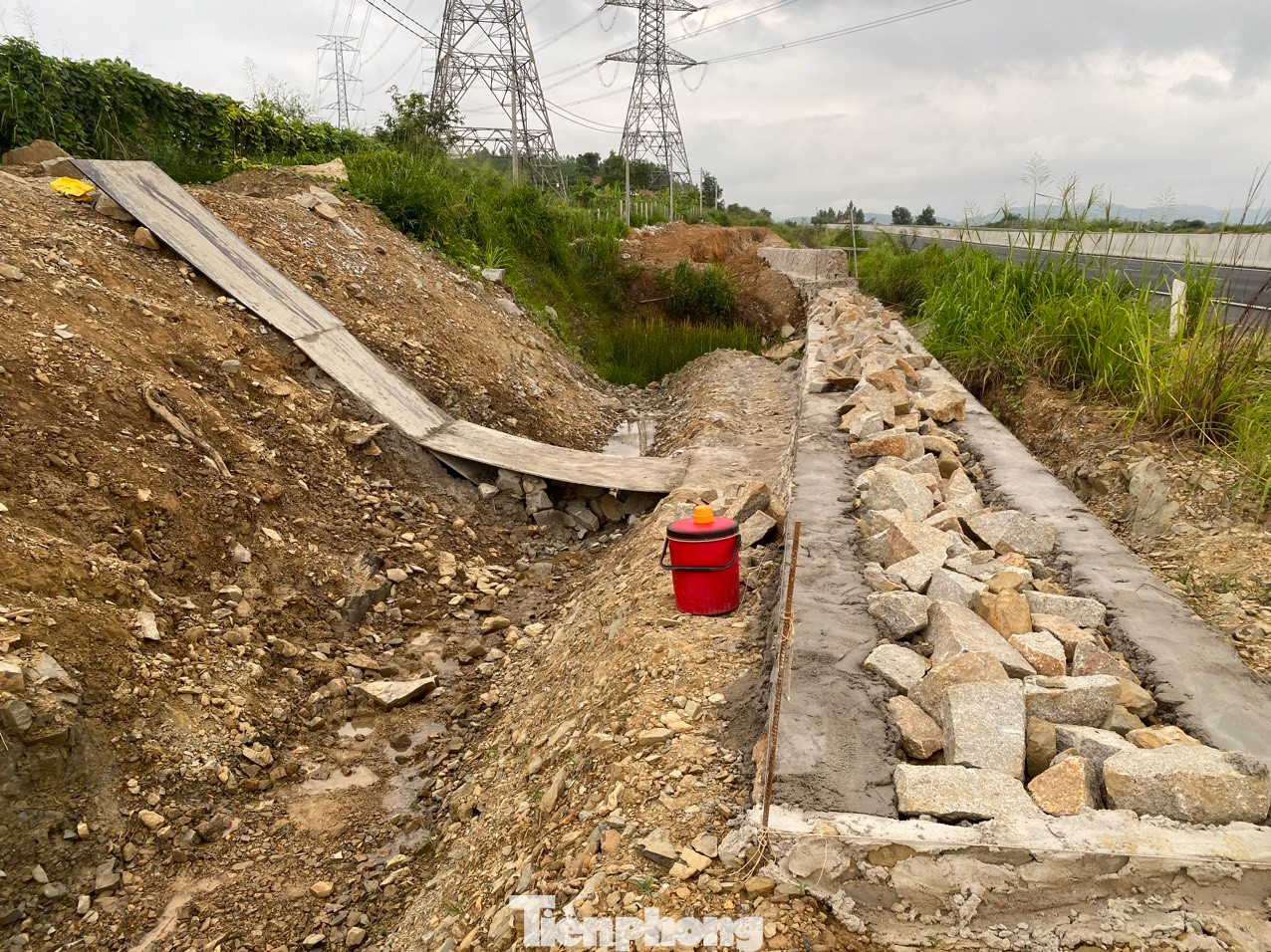 Kinh phí thực hiện các biện pháp chống ngập do các đơn vị liên quan như tư vấn thiết kế, nhà thầu xây dựng cùng chung tay, không sử dụng nguồn ngân sách từ dự án. Các hạng mục bổ sung sẽ hoàn thành giữa tháng 8.