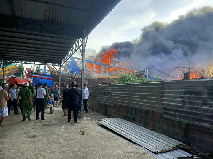 Hiện trường vụ cháy tàu.