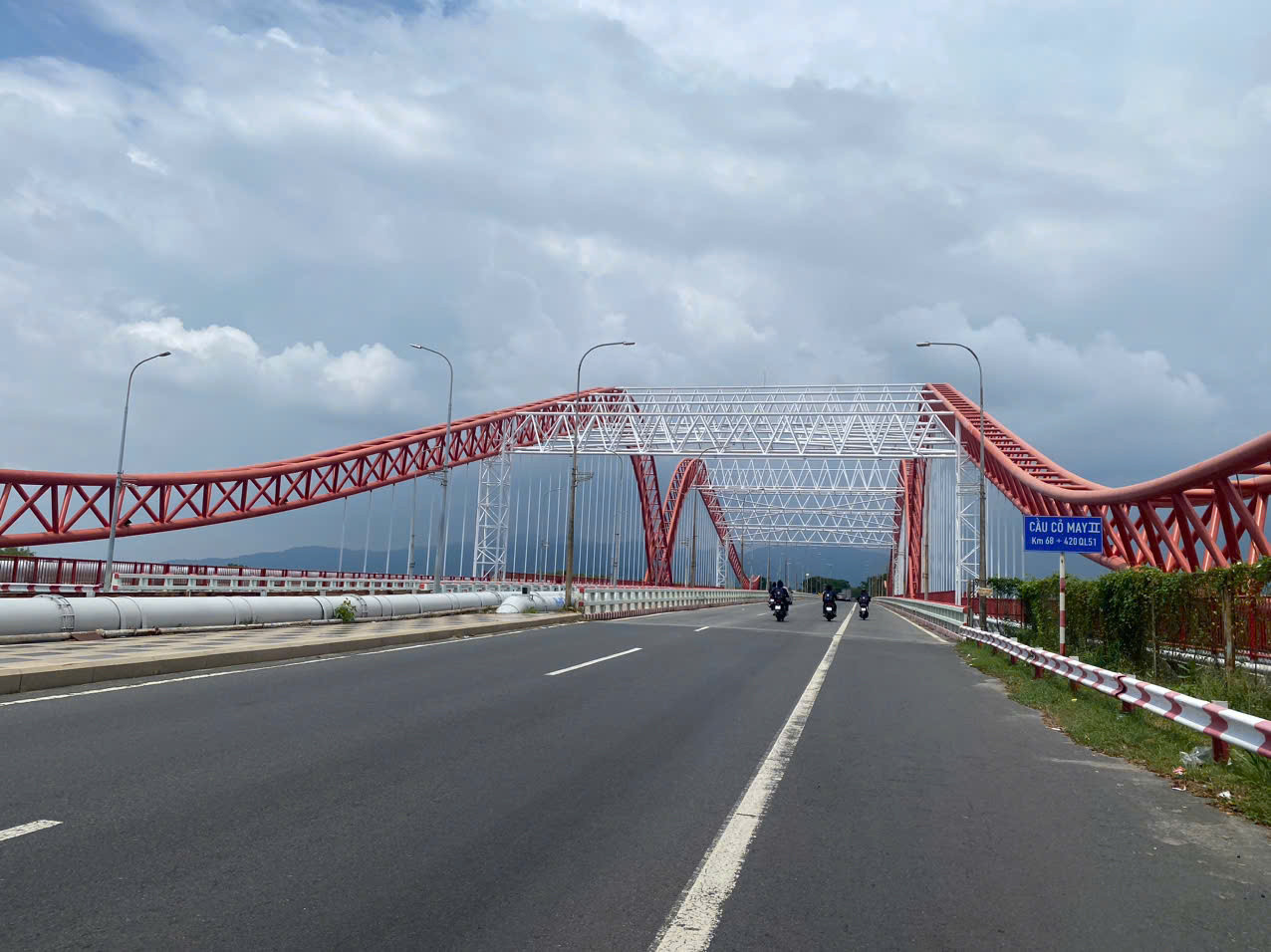 Việc chỉnh trang cầu Cỏ May nhằm tạo điểm nhấn kiến trúc tiêu biểu cho vị trí kết nối quan trọng giữa hai thành phố Vũng Tàu và Bà Rịa