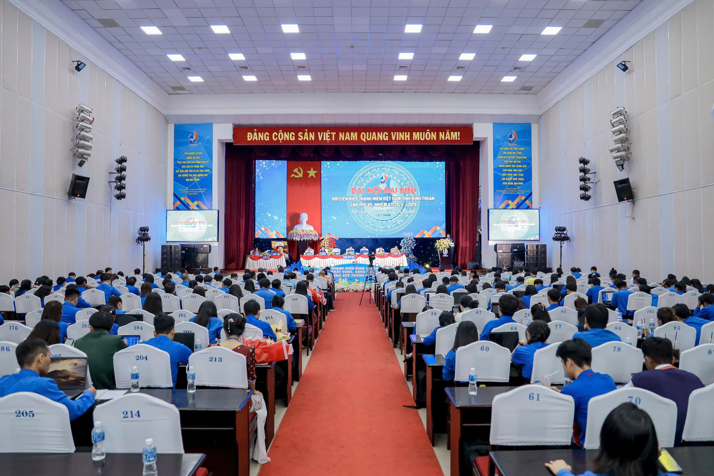 Toàn cảnh phiên trọng thể của Đại hội đại biểu Hội LHTN Việt Nam tỉnh Bình Thuận lần thứ VII, nhiệm kỳ 2024 - 2029.