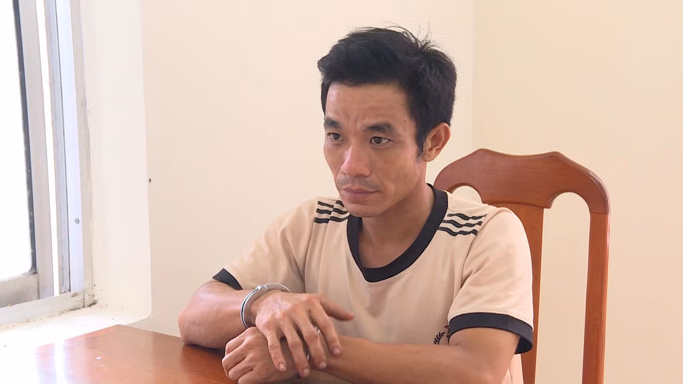 Đối tượng Phạm Hồng Trung tại cơ quan công an. Đối tượng Phạm Hồng Trung tại cơ quan công an.