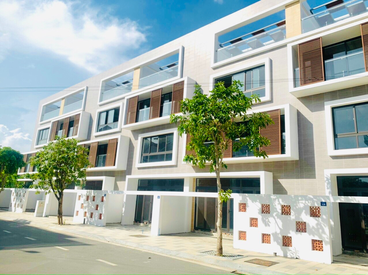 Công ty CP Đầu tư Danh Khôi Holdings bị phạt hơn 280 triệu đồng vì chuyển mục đích sử dụng "chui" hơn 2.200 m2 đất trồng lúa sang đất phi nông nghiệp. Công ty CP Đầu tư Danh Khôi Holdings bị phạt hơn 280 triệu đồng vì chuyển mục đích sử dụng "chui" hơn 2.200 m2 đất trồng lúa sang đất phi nông nghiệp.