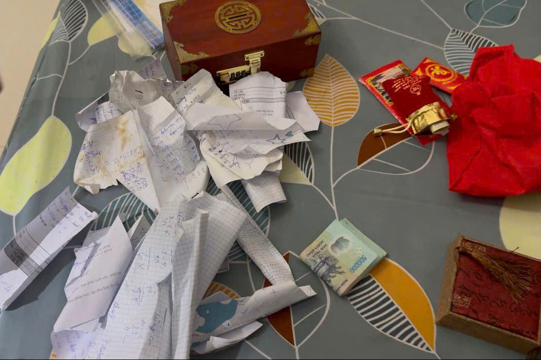 Tang vật có liên quan vụ án.