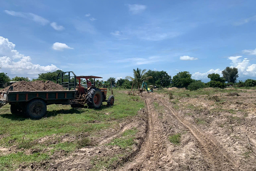Cảnh khai thác khoáng sản trái phép khi Tổ công tác ập vào bắt quả tang. Cảnh khai thác khoáng sản trái phép khi Tổ công tác ập vào bắt quả tang.