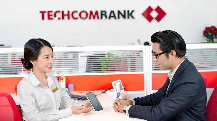Techcombank tăng vốn điều lệ từ hơn 35.225 tỷ đồng lên hơn 70.450 tỷ đồng thông qua phát hành cổ phiếu. Techcombank tăng vốn điều lệ từ hơn 35.225 tỷ đồng lên hơn 70.450 tỷ đồng thông qua phát hành cổ phiếu.