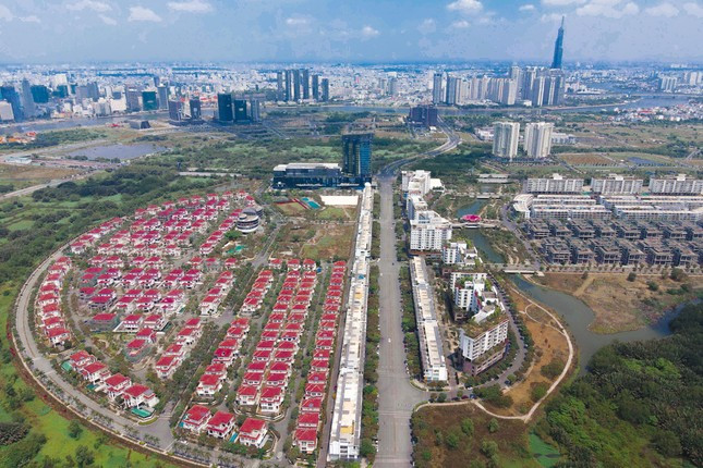 TPHCM có khoảng 360 khu vực với khoảng 55.000 lô, nền đủ điều kiện để được miễn giấy phép xây dựng. Ảnh: Phạm Nguyễn. TPHCM có khoảng 360 khu vực với khoảng 55.000 lô, nền đủ điều kiện để được miễn giấy phép xây dựng. Ảnh: Phạm Nguyễn.