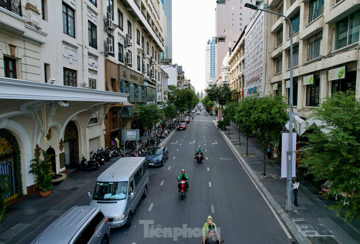 Đường Đồng Khởi (quận 1), có giá lên đến 687,2 triệu đồng/m2, tăng hơn 4 lần so với bảng giá đất cũ. Đường Đồng Khởi (quận 1), có giá lên đến 687,2 triệu đồng/m2, tăng hơn 4 lần so với bảng giá đất cũ.